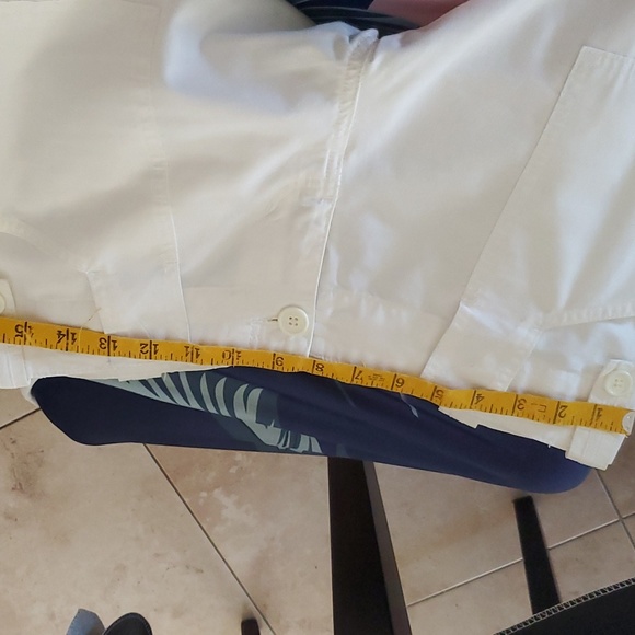 A&F (Abercrombie & Fitch) white 100% cotton wide leg cargos - Picture 10 of 11